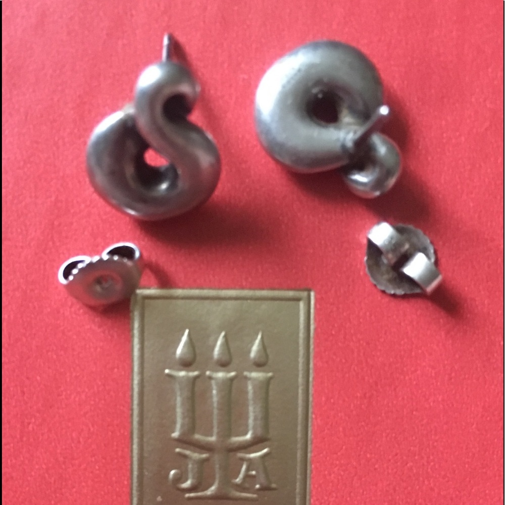 RETIRED James Avery silver earrings